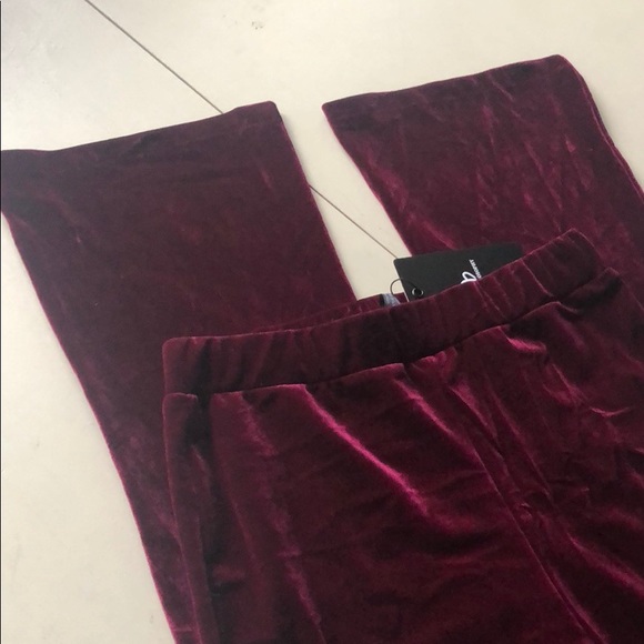 5⭐️Fave Royale Velvet Crimson Bells - Picture 5 of 8